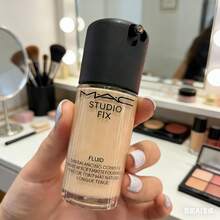 MAC's New Custom-Designed Flawless Foundation N18, 10ml, Offers Full Coverage, Long-Lasting Oil Control, And A Matte Finish. - N18 10ml - View 7