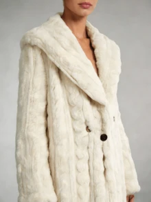 Beige Faux Fur Cable Knit Long Coat, A Fashion - Forward & Warm Hot Outfit Crafted With Premium Fuzzy Material, Boasting A Flowy Longline Silhouette And Classic Cable Knit Pattern, Ideal For Adding Elegant Winter Style By Pairing With Sweaters Or Blouses In  Define Jacket  Sports Jacket  Ski Clothes Women  Zip Up Jackets  Fitted Jacket  Winter Coat For Women  Abrigos De Invierno Para Mujer  Women's Winter Clothing Of Women's Winter Clothing Women's Winter Fashion Women's Winter Promotion Of Women's Winter Clothing Christmas  Ugly Christmas Sweater Women Curve - trắng - Xem 4