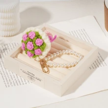 [Regalo del Día de San Valentín 2026] 1 pieza Ramo de rosas rojas miniatura hecho a mano a ganchillo con cadena de perlas, llavero y accesorio para bolso, regalo creativo y pequeño para la novia - Rosa girasol - Ver 5