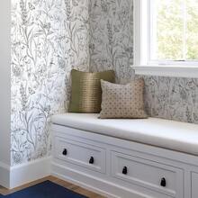 لفة ورق حائط أسود وأبيض بنقشة زهور، ورق حائط لاصق ذاتيًا، ملصق تجديد الأثاث، بنقشة الزهور/الطيور/النباتات، ورق حائط لاصق قابل للإزالة، مناسب لغرفة النوم والمزرعة والخزائن وغيرها. - أبيض - مشاهدة 4