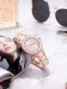 1 chiếc đồng hồ nữ đính đá toàn bộ, mặt số La Mã, dây thép tối giản, máy quartz, thích hợp để đeo hàng ngày, làm quà sinh nhật, quà kỷ niệm, quà khuyến mãi cuối năm, ngày độc thân, quà Halloween. Không kèm hộp quà. - Hoa hồng vàng - Xem 3