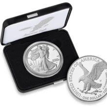 American Eagle 2025 One-Ounce Proof Silver Coin, Suitable For Collecting And Holiday Gifting. It Has A High Precious Metal Content And Can Be Used For Precious Metal Investment. It Commemorates A Specific Year/Theme And Is Often Given As A Gift. The Silver Eagle Contains 1 Ounce Of Approximately 99.9% Pure Silver. - A - Xem 1