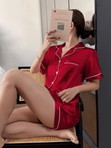 Dreamivo 情人节优雅女士红色纯色真丝睡衣套装 - 短袖纽扣领上衣和裤子，柔软缎面睡衣，可机洗，可外穿 - 紅色 - 查看 4