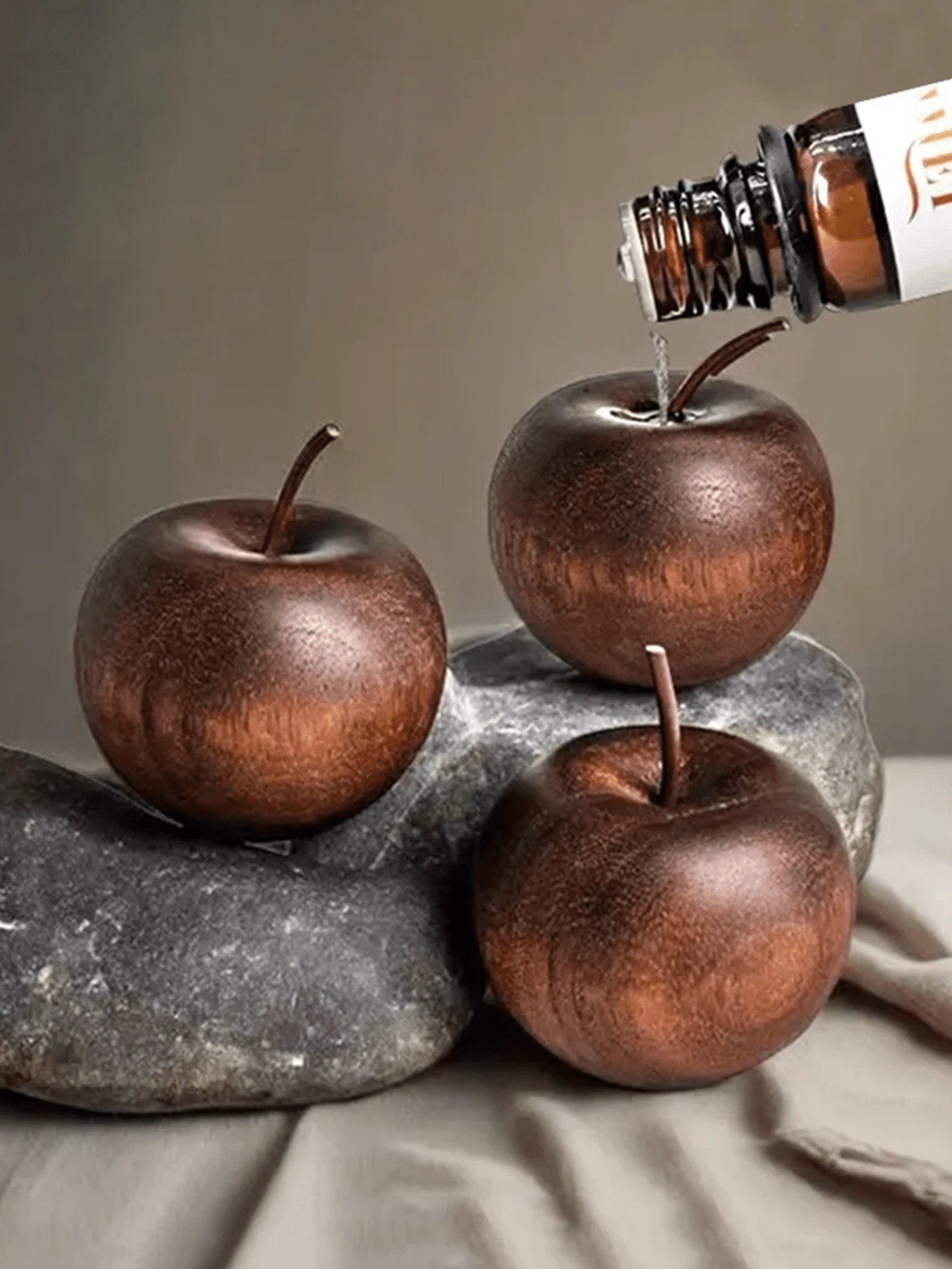 1/2pcs Natural Wooden Aroma Diffuser - Apple Shaped Essential Oil Diffuser, Elegant Brown Woodgrain, Non-Flammable, Easy Operation, Automatic Diffusion System, Suitable For Home, Car And Office - Air Freshener, Holiday Gift - Ideal For Bedroom, Living Room, Spa Decoration - Natural Wooden Material, Apple Shaped Aroma Diffuser, Improve Air Quality, Fashionable Home Decor, Home Decoration, Christmas Decoration, Room Decoration, Christmas Gift - Multicolor - View 1