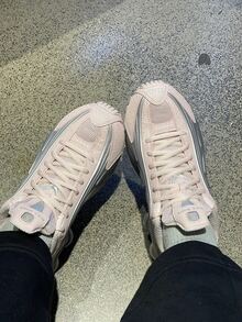 Nike Shox R4 Barely Rose Comfortable Non-Slip Durable Low-Top Casual City Commute Running Shoes, Women, Pink - Pink - View 7