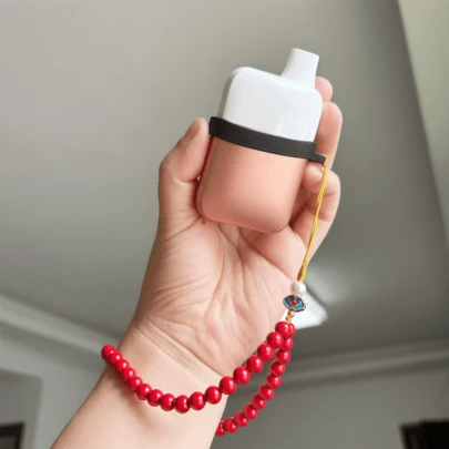 Juego de 7 en 1 de accesorios para vapeo, estuche portátil anti-pérdida para cigarrillos con colgante de muñeca y 6 anillos de silicona para dispositivos de vapeo, ideas de regalo