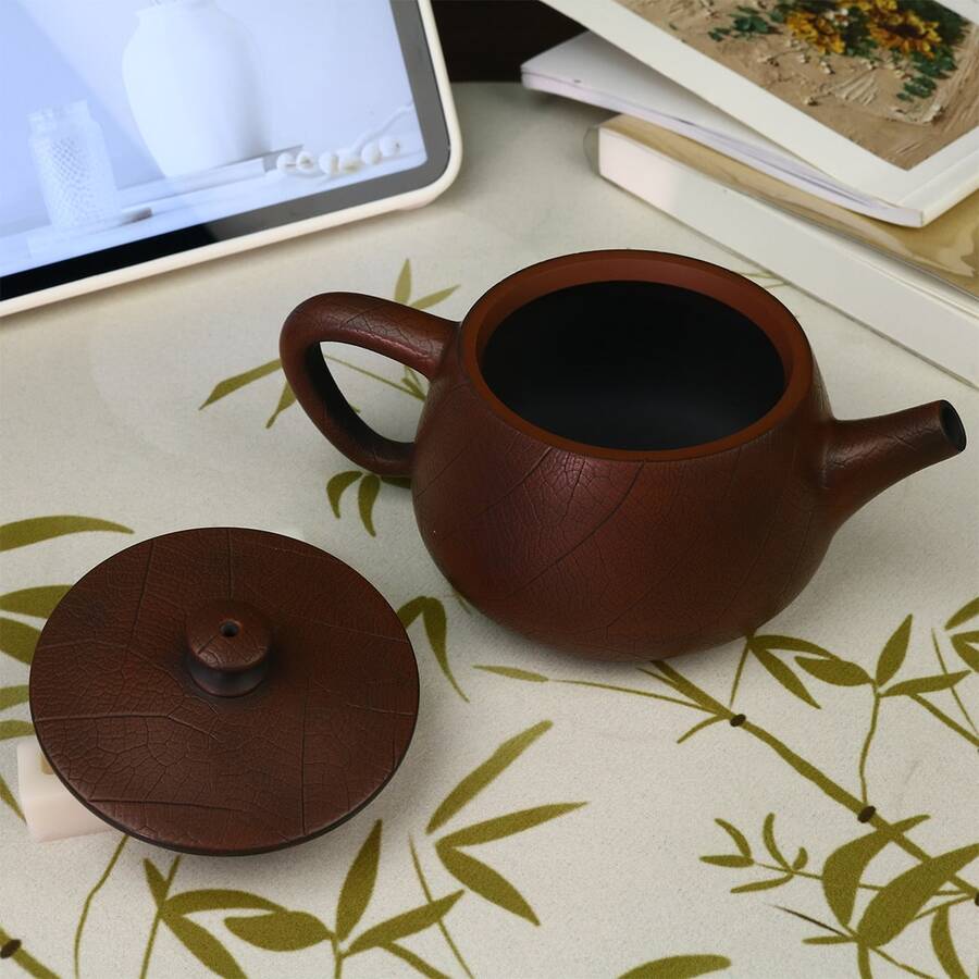 一套紫砂韩华茶壶套装，手工制作紫砂茶具，居家旅行两用茶具，包含1个茶壶和2个客用茶杯，独特的中国风茶具，适合居家使用、招待客人和馈赠亲友。 - 彩色 - 查看 1