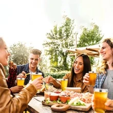 10入 銀邊杯，6.76盎司（約200毫升）透明可重複使用婚禮杯，優雅銀邊派對杯，適用於雞尾酒、香檳、啤酒、馬丁尼、甜點，非常適合派對與婚禮 - 銀色 - 查看 2