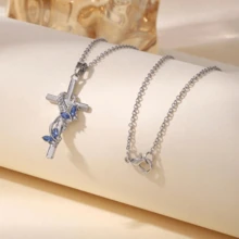 优雅蓝色水晶蝴蝶装饰十字架吊坠项链，时尚别致的日常项链，适合派对、情人节礼物 - 彩色 - 查看 4