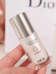 迪奥 (Christian Dior) Capture OX-C 赋活精华液，50ml 正装/10ml 中装/5ml 迷你装，面部及颈部精华，抗衰老，抚平皱纹，紧致肌肤，全新赋活能量精华，乳液质地，适合所有肤质，减少皱纹，抗衰老，保湿紧致，长效补水，提亮肤色，舒缓保湿，适合学生、上班族、日常通勤、居家旅行使用，是馈赠亲友的理想之选。 - 小a瓶精華肌活蘊能精華液 - 查看 8