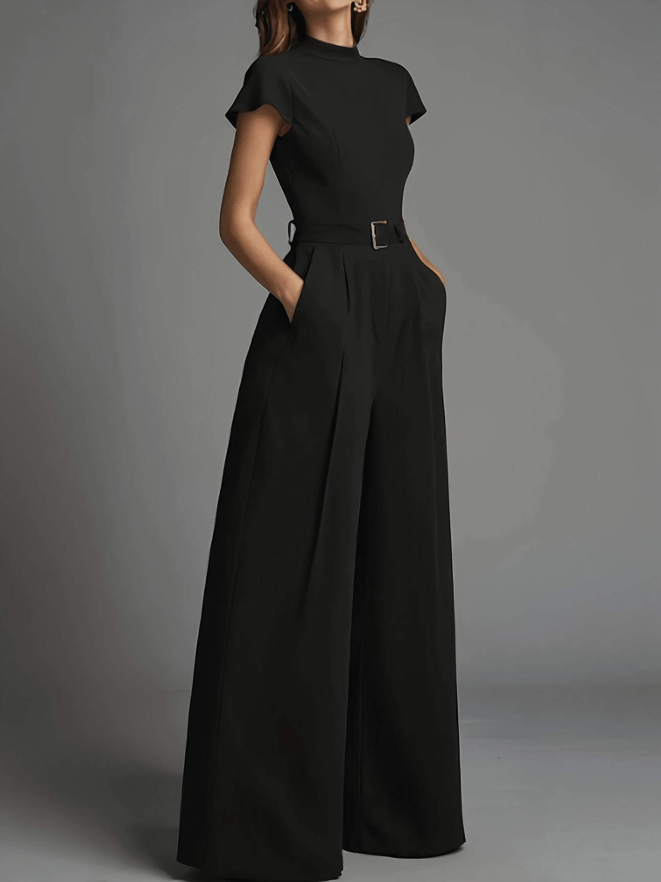 女士简约舒适黑色高领短袖连体裤，腰部收紧设计（无腰带，腰带仅作装饰用途），春夏秋季 - 黑色 - 查看 1