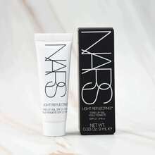 Nars 亮肤妆前乳。提亮肤色。保湿底霜 9毫升/0.32盎司 - 白色 - 查看 11