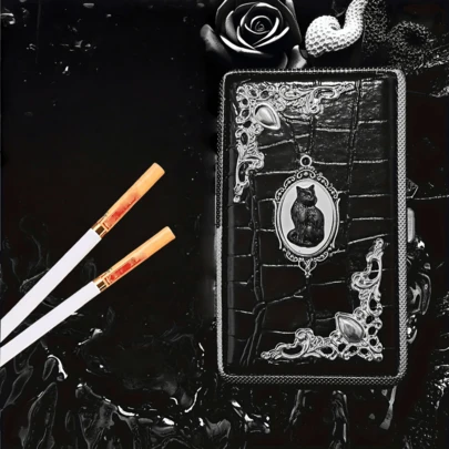 手工复古哥特暗黑风格鳄鱼纹黑猫浮雕香烟盒，便携式防潮收纳盒，情人节、母亲节、生日、节日礼物