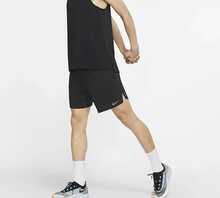 Nike 耐克男士 Dri-FIT Logo 抽绳速干运动休闲短裤 - 黑色 - 查看 6