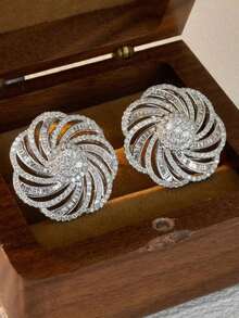 1对精美花朵造型耳钉，银色，镶嵌璀璨锆石，女士饰品，耳钉款式