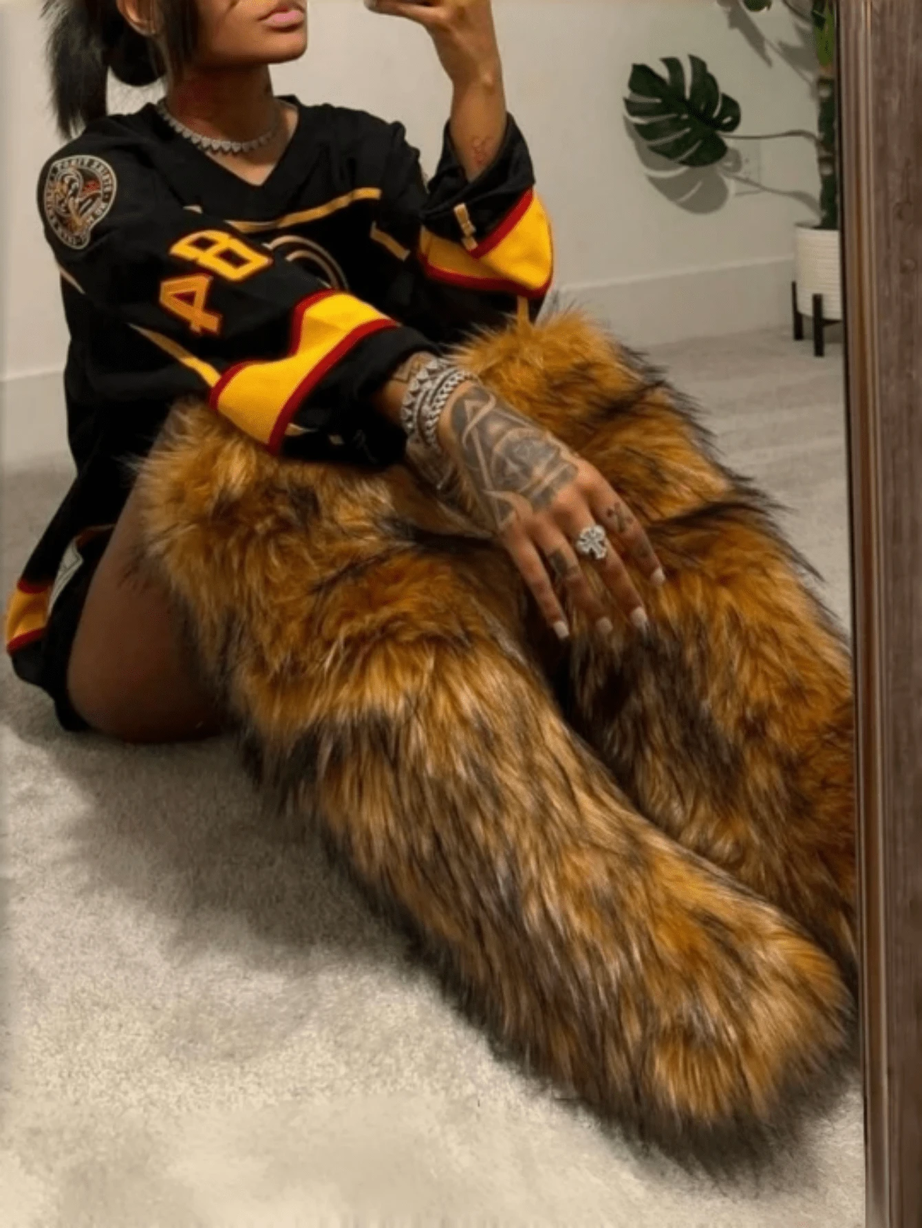 2025 Winter Knee High Boots Pull-On Faux Fur Boots Furry Fluffy Round Toe Fashion Boots For Women Suede Comfy Plush Warm Knee High Boots Outdoor Indoor Flat Shoes EdgyElongate Party Dressy Women Winter Autumn Fall Boots - 過膝棕色 - 查看 1