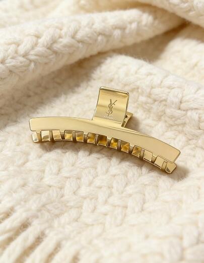 Yves Saint Laurent 2026款奢华金色爪夹，适合日常佩戴，可作为礼物送给女朋友