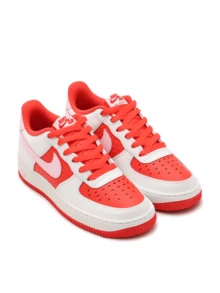 Nike Giày thể thao Air Force 1 phiên bản ngày lễ tình nhân dành cho nữ, thường ngày, dùng để tập gym, mặc hàng ngày, quà tặng hẹn hò, chất liệu da êm ái, họa tiết trái tim, đế giữa bằng mút xốp, cổ thấp, cổ giày có đệm, độ bám bền bỉ, dễ phối đồ, thời trang đường phố, phiên bản giới hạn, màu trắng nhạt, đỏ thẫm, đỏ rực, hồng, mút xốp, HV5165-121 - Bọt Peak White/Pink - Đỏ nhạt và đỏ đậm - Xem 2