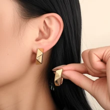 1-9 Pairs Vintage Style Gold-Tone Textured C-Shaped Earrings, Made Of High-Quality Plastic Material, Suitable For Daily Wear And Party - Gold - View 12