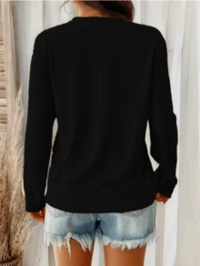 Soft & Cozy Long-Sleeve Top For Early Spring – Smooth Fabric With Subtle Textures, Relaxed Fit Perfect For Casual Outings. Lightweight Yet Warm, Ideal For Layering Or Wearing Alone. Flattering Crew Neck Design Complements Any Bottoms. - 黑色 - 查看 5