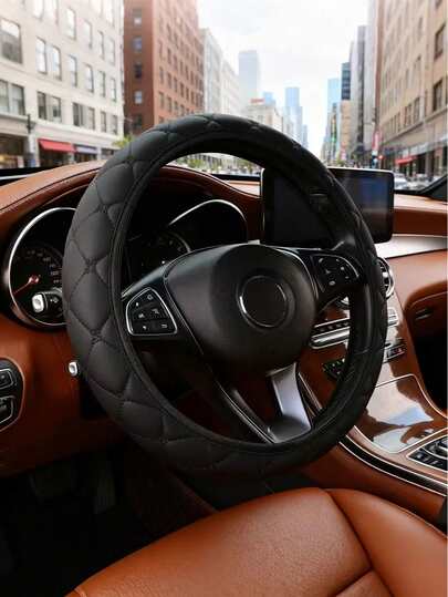 Capa Acolchoada para Volante com Estampa Floral - Conforto e Aderência durante todo o Ano para Sedãs, Caminhonetes e SUVs - Acessório Automotivo de Luxo Antiderrapante em Preto e Vermelho