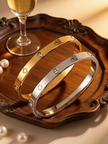 VceTd A Minimalist And Elegant Stainless Steel Bracelet With Carved Clover And Glass Rhinestone, Suitable For Women To Wear On Parties Or Daily Life, Or As A Gift For Mother's Day. Valentines,Mom,Mother,Mother's Day,Gift - CX717 - View 4