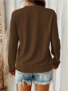 Soft & Cozy Long-Sleeve Top For Early Spring – Smooth Fabric With Subtle Textures, Relaxed Fit Perfect For Casual Outings. Lightweight Yet Warm, Ideal For Layering Or Wearing Alone. Flattering Crew Neck Design Complements Any Bottoms. - màu nâu - Xem 2