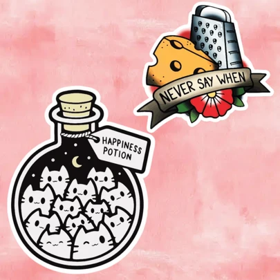 1 قطعة/3 قطع زجاجة إكسير القطة والقمر، ملصق مقاوم للماء لعشاق الجبن "لا تستسلم أبدًا"، مقاوم للخدش، للكمبيوتر المحمول والخوذة والدراجة النارية والصندوق الأداة والجيتار والدراجة النارية والسيارة - سطح مطفأ، شكل غير متماثل، موضوع كرتوني، مثبت خلفي، اكسسوارات الدراجة النارية | ملصق حيوي | لاصق ذاتي