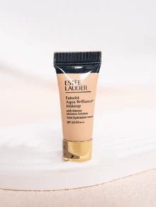 Estée Lauder Futurist Aqua Brilliance Makeup Foundation, with Intense Moisture Infusion #1C0 #61 Cool Porcelain 30/15/5/1ml, Nourishes Skin Without Oxidation, Deeply Hydrating, Long-Lasting Moisture Lock Prevents Flaking, No Tightness, Deeply Hydrating, Long-Lasting Moisture Lock Prevents Flaking, No Tightness, Deeply Hyout、Dulls, SPF. 20/PA+++ Sun Protection, For Dry Skin Students Office Workers, Daily Commute Dates Gatherings, Ideal Gift For Friends/Girlfriends, Essential Item for Daily Makeup Use - 1C0 - 查看 10