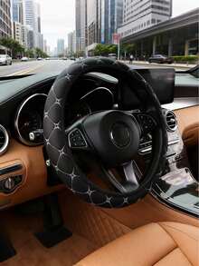 Capa Acolchoada para Volante com Estampa Floral - Conforto e Aderência durante todo o Ano para Sedãs, Caminhonetes e SUVs - Acessório Automotivo de Luxo Antiderrapante em Preto e Vermelho - A - Visão 6