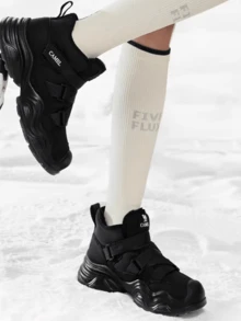 CAMEL CROWN 女士冬季户外抓绒雪地靴，休闲增高踝靴，防滑抓绒马丁靴 - 黑色 - 查看 4