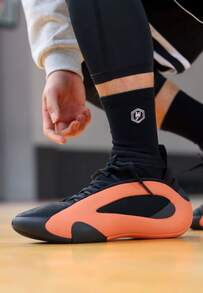 Giày bóng rổ cổ thấp bền bỉ, buộc dây mũi tròn adidas Harden Vol. 8 CY dành cho nam màu đen và cam IE2694 - Màu cam đậm - Xem 1