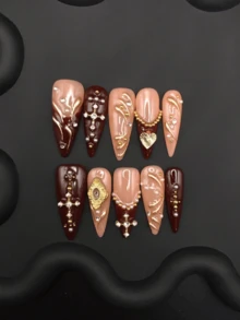 手工长尖3D雕刻复古风奢华金属饰品，饰以镀金爱心，日常佩戴的美甲贴片 - 彩色 - 查看 7
