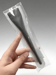 Lancôme Foundation Brush, Smooth Application Without Clumping, Lightweight And Seamless, Even Base Makeup, Ultra-Flat Brush Head, Soft Bristles, Suitable For Daily Makeup - Black - View 6