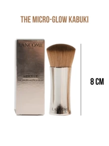 Cọ trang điểm Kabuki Lancôme Absolue Micro-Glow, lông cọ siêu mềm, dày giúp tán kem nền hoàn hảo, nhẹ và dễ mang theo, cán kim loại màu bạc và vàng bóng bẩy với thiết kế chuyển màu trắng hồng trang nhã, dụng cụ trang điểm cao cấp giúp pha trộn màu sắc mượt mà, lý tưởng cho sử dụng hàng ngày, du lịch và làm quà tặng. - Màu nâu  Mocha - Xem 8
