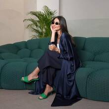 1件時尚極簡拼接復古印花手繪袖口中東女性開襟長裙 Abaya，適合日常穿著與節慶 - 藏蓝色 - 查看 5