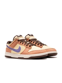 Nike Dunk Low Retro SE 2 系列男士运动鞋，透气吸汗，百搭易洗，纯色浅棕色/米色/紫色，运动日常款，HF3141-200 - 淺棕色/米黃色/紫色 - 查看 2