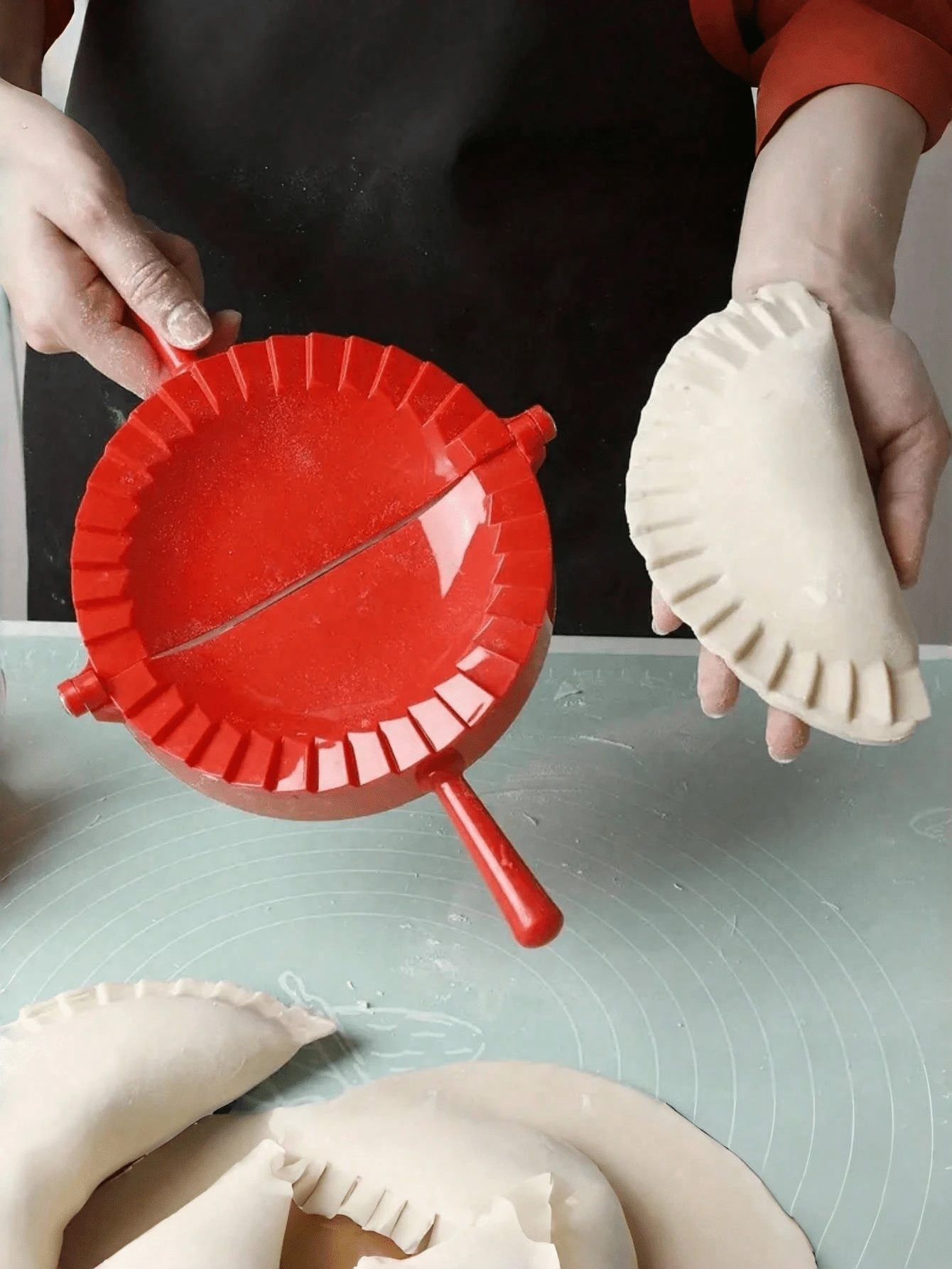 1pc Multi-Function Plastic Manual Dumpling Mold - Dumpling Press And Pie Mold, Homemade Dumpling/Chive Pie/Pastry Shaping Tool, Essential Kitchen Gadget, Easy To Use And Non-Stick