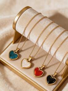 一條優雅的不銹鋼項鍊,配有丙烯酸鑲嵌不規則心形吊墜,鍍18k金,適合日常穿著或派對,作為節日送給女性的完美禮物 - 金黃色 - 查看 7