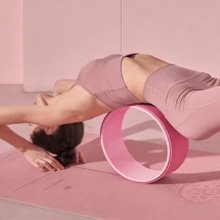 3 kółka do jogi, które są wytrzymałe i mają dużą nośność. Mogą wspomagać trening asan i równowagi, a także służą do podnoszenia pleców, poprawy postawy, rozluźniania mięśni i poprawy ułożenia ciała. - Wielokolorowe - Zobacz 3