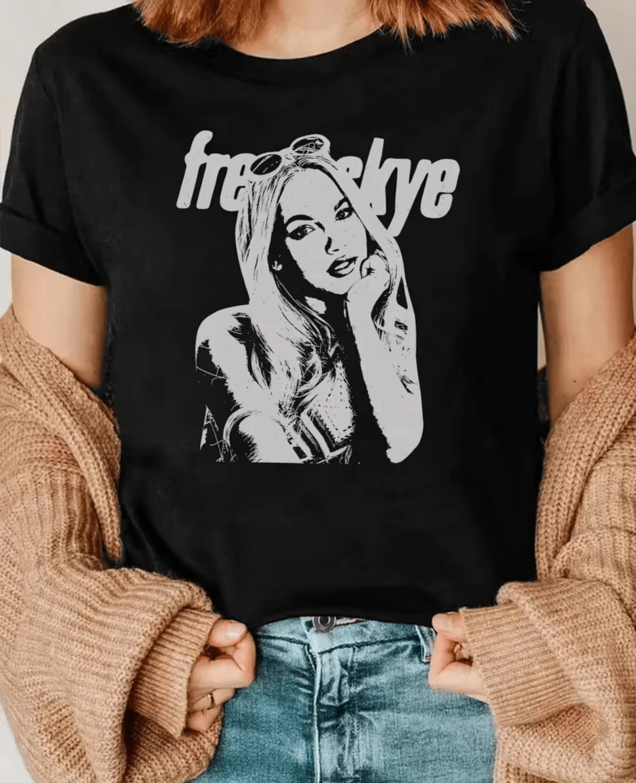 Women's Free Skye Graphic T-Shirt - Oversized H-Line Fit Short Sleeve Round Neck Top With Iconic RapperSinger Name Print, Casual Summer Tee For Hip-Hop Fans & Skye Knott Merch Style - Soft Comfortable Casual - màu đen - Xem 1