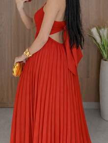 Long Pleated Dress With Tie Detail At The Back And Built-In Bra Cups. Elegant Party/Casual Style. Asymmetrical Fabric. Knot Detail. Open Back/Backless. Wedding Dress. - 紅色 - 查看 1