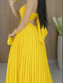 Long Pleated Dress With Tie Detail At The Back And Built-In Bra Cups. Elegant Party/Casual Style. Asymmetrical Fabric. Knot Detail. Open Back/Backless. Wedding Dress. - 黃色 - 查看 2
