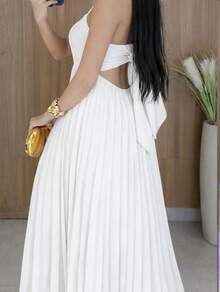 Long Pleated Dress With Tie Detail At The Back And Built-In Bra Cups. Elegant Party/Casual Style. Asymmetrical Fabric. Knot Detail. Open Back/Backless. Wedding Dress. - 白色 - 查看 2