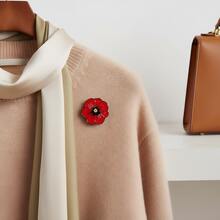 1枚红色雏菊玻璃胸针 - 鲜艳的红色，卡通设计，采用耐用的锌合金/树脂制成。非常适合装饰背包、公文包、服装配饰，也是一份时尚的礼物，雏菊胸针，可用作节日礼物、情人节礼物等。 - 彩色 - 查看 6