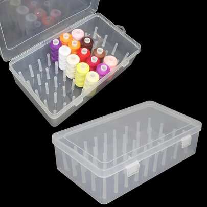 Caja organizadora de plástico transparente con 42 ranuras para hilos de coser - Caja de almacenamiento multiusos para carretes pequeños/medianos, para sala de manualidades y viajes, caja de tela blanca con compartimentos transparentes, caja organizadora para carretes, estante para coser, gran capacidad portátil, adecuada para almacenamiento de costura, manualidades de bordado, suministros de costura, accesorios de bordado, manualidades para adultos, almacenamiento de escritorio, suministros de arte, regalo para la abuela