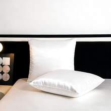 2 piezas Juego de Fundas de Almohada de Satén Sedoso, Suave y Transpirable, Anti-Arrugas, Suave para el Cabello y la Piel, Mejora la Calidad del Sueño. Solo Funda de Almohada, Sin Relleno, Satén Lujoso, Extremadamente Suave y Transpirable, Lavable a Máquina. Regalo Ideal para Familia y Viajes. Cierre de Sobre, Fresco y Cómodo, Funda de Almohada de Lujo para Cama, Funda de Almohada de Hotel Super Suave, Se Ajusta a Camas Tamaño Estándar, Completo, Queen, King. - Blanco - Ver 10