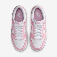 Nike 耐克新款耐穿耐磨支撑女式户外滑板鞋，Dunk系列高端舒适休闲低帮运动鞋，白粉配色，时尚街头风平底鞋，FB9109-125 - 白粉紅色 - 查看 4