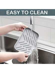 1pc Large/Small Silicone Drain Mat Sink Organizer Dish Sponge Drying Tray With Soap Dispenser Slot Waterproof Non-Slip Heat Resistant Easy Clean Quick Dry Kitchen Bathroom Countertop Protector For Soap Hand Lotion Cosmetics Sponge Holder Home Gadgets Accessories Essentials Thanksgiving Christmas New Year Holiday Birthday Gifts - 灰色 - 查看 6