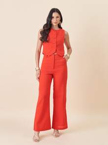 Linen Set Consisting Of A Turtleneck Vest And Trousers With Covered Button Details. - 紅色 - 查看 1